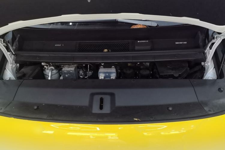 Used Li Auto MEGA 2024 Ultra Model Engine Bay