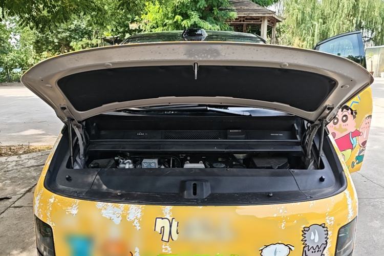 Used Li Auto MEGA 2024 Ultra Model Engine Bay