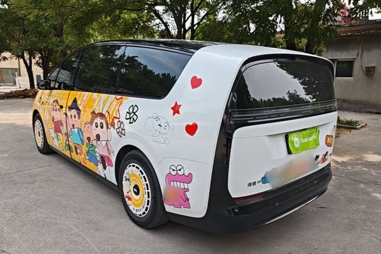 Used Li Auto MEGA 2024 Ultra Model Exterior 2