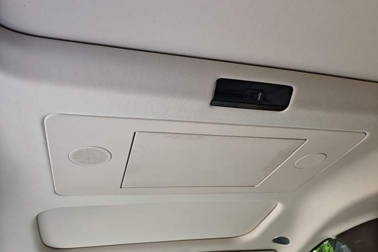Used Li Auto MEGA 2024 Ultra Model Headliner