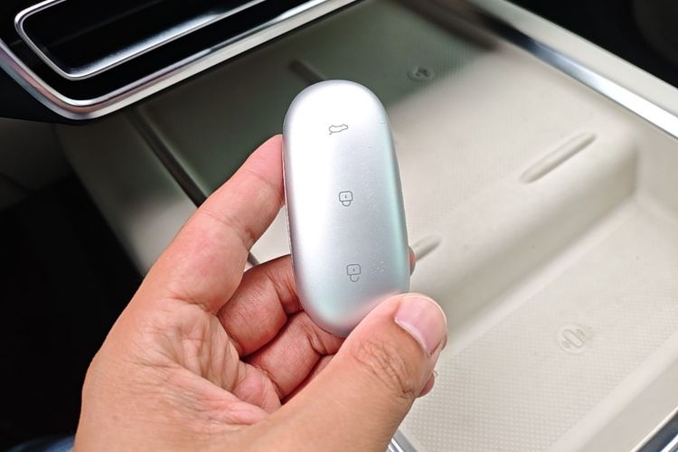 Used Li Auto MEGA 2024 Ultra Model Interior 1