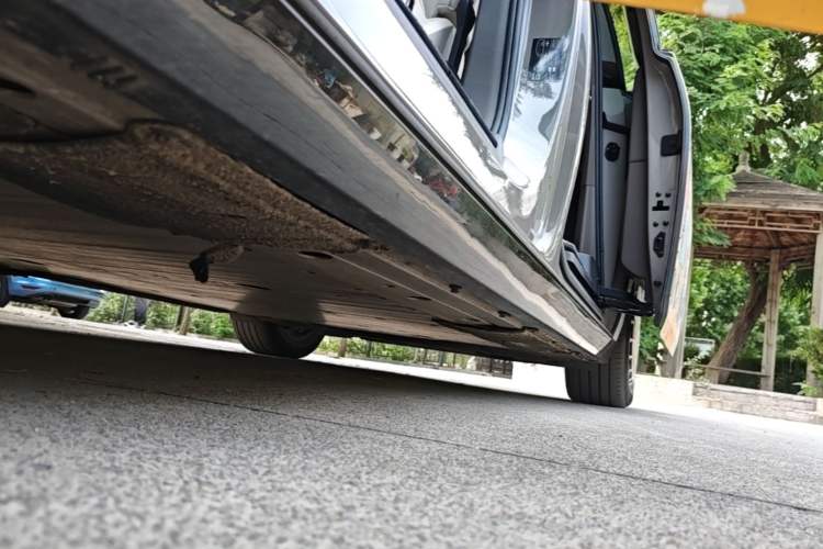 Used Li Auto MEGA 2024 Ultra Model Left Side Sill
