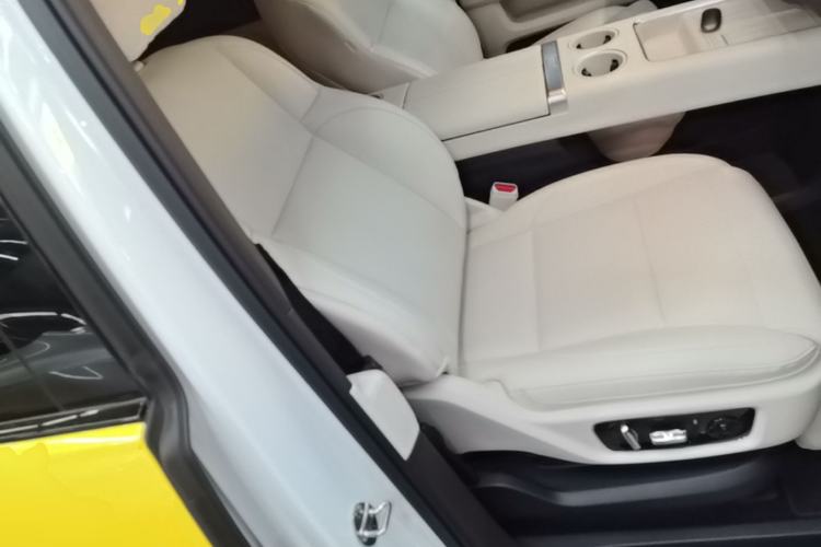 Used Li Auto MEGA 2024 Ultra Model Right Front Seat