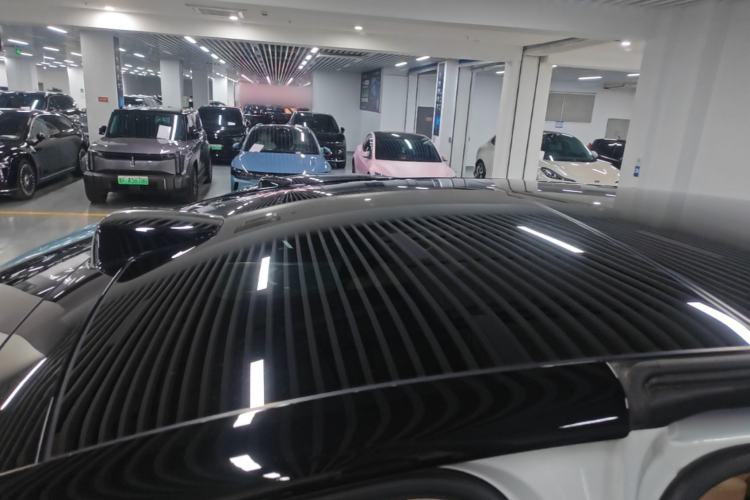Used Li Auto MEGA 2024 Ultra Model Roof