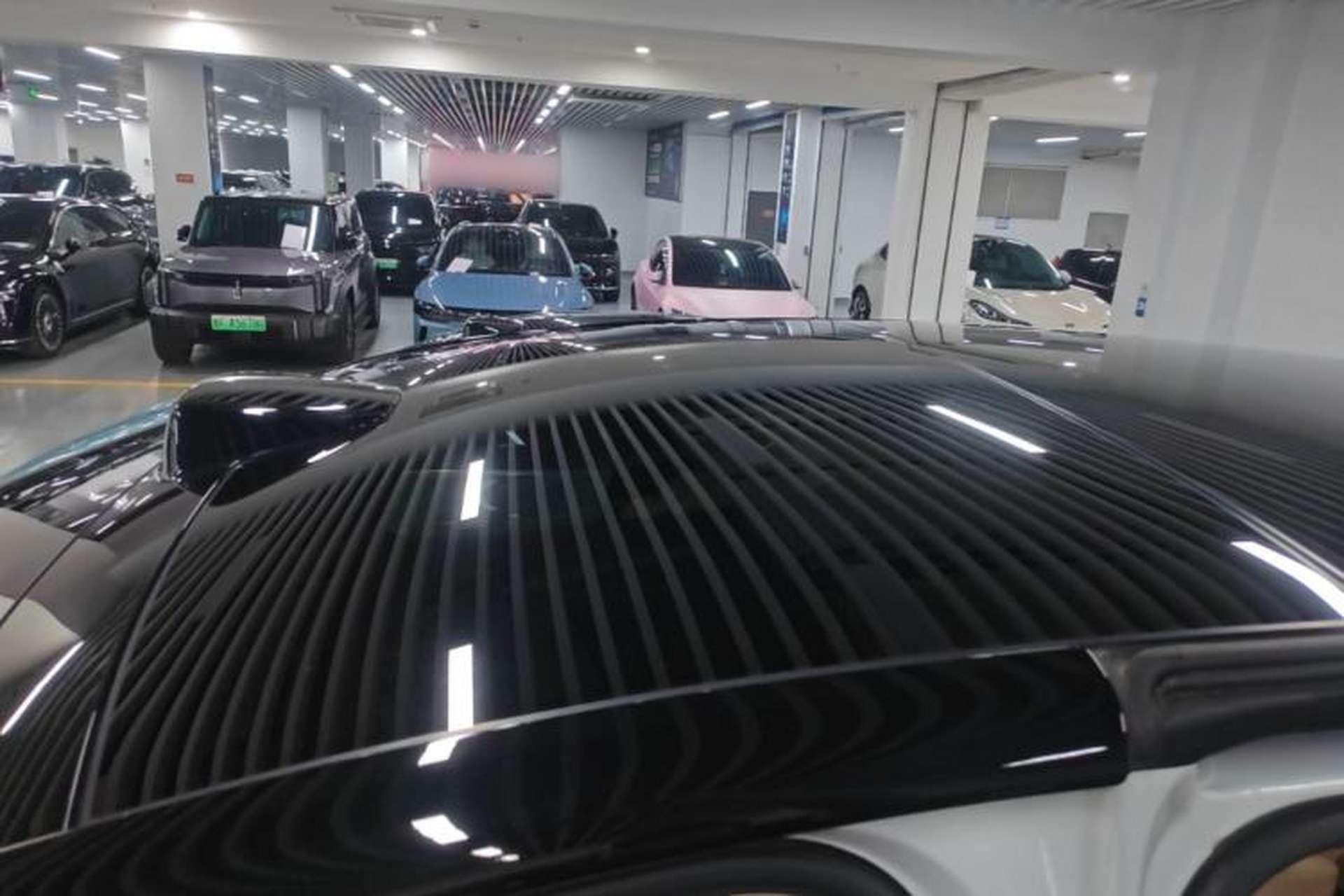 Used Li Auto MEGA 2024 Ultra Model Roof