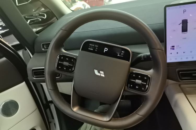 Used Li Auto MEGA 2024 Ultra Model Steering Wheel