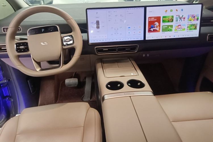 Used Li Auto MEGA 2025 Home Family Special Edition Center Console