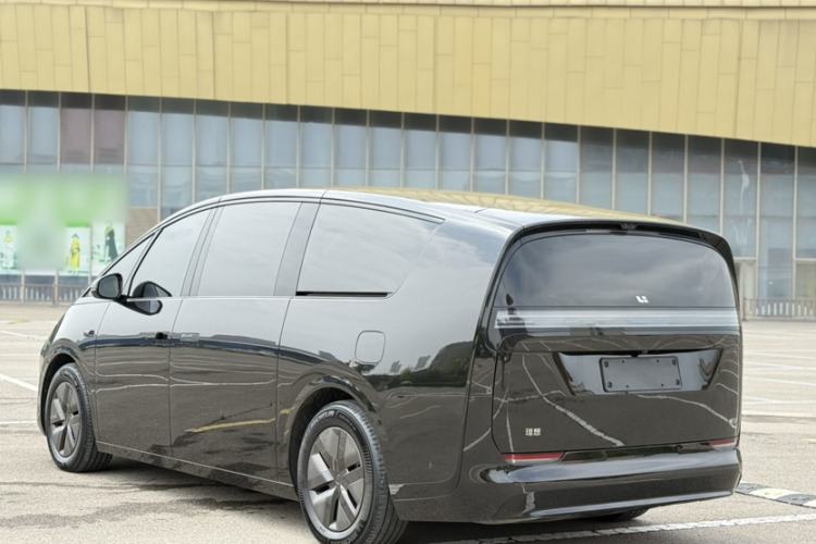 Used Li Auto MEGA 2025 Home Family Special Edition Exterior 6