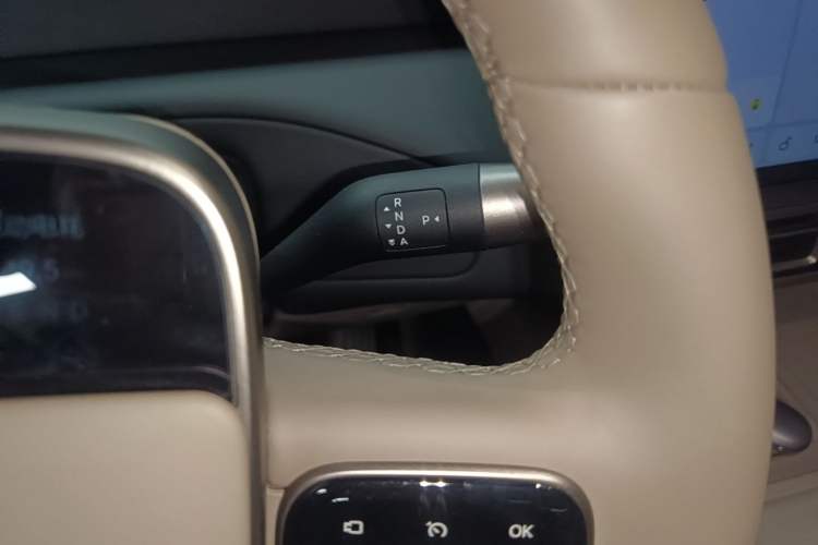 Used Li Auto MEGA 2025 Home Family Special Edition Gear Lever