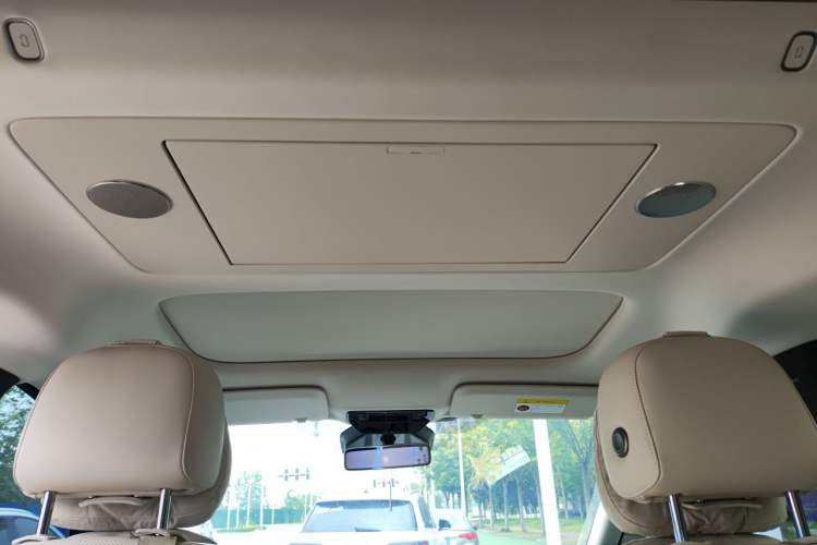 Used Li Auto MEGA 2025 Home Family Special Edition Headliner