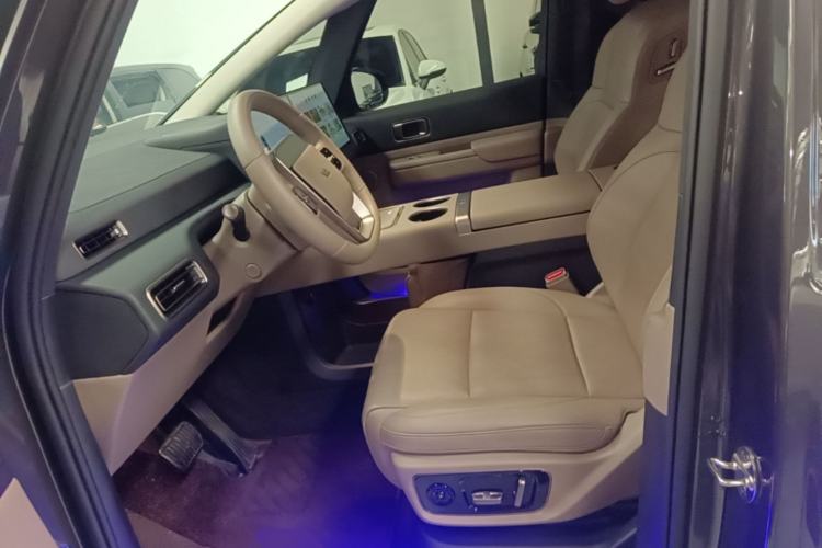 Used Li Auto MEGA 2025 Home Family Special Edition Left Front Seat