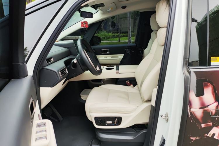 Used Li Auto MEGA 2025 Home Family Special Edition Left Front Seat