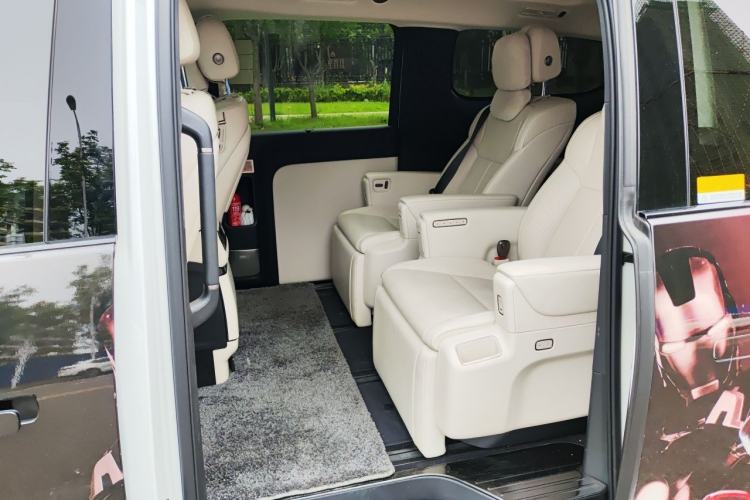 Used Li Auto MEGA 2025 Home Family Special Edition Left Rear Seat