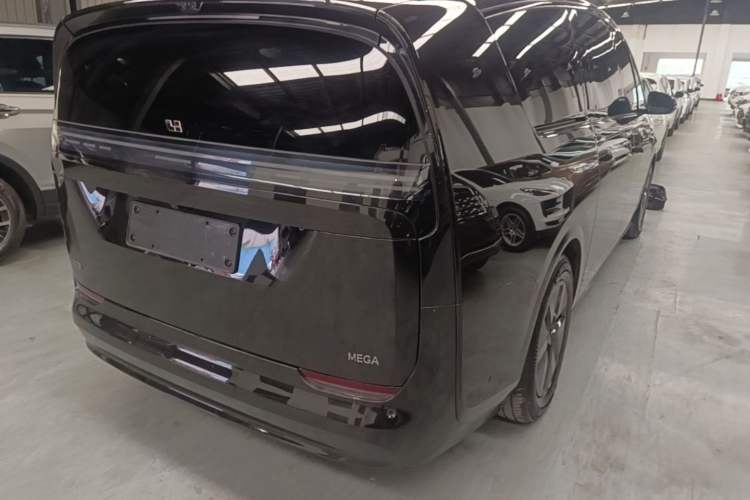Used Li Auto MEGA 2025 Home Family Special Edition Rear Right 45 Deg