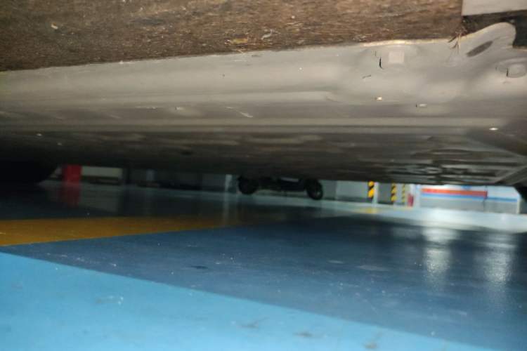 Used Li Auto MEGA 2025 Home Family Special Edition Chassis Front Right