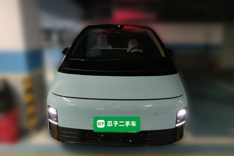Used Li Auto MEGA 2025 Home Family Special Edition Front