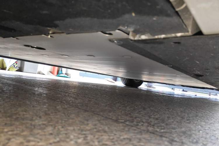 Used Li Auto MEGA 2025 Ultra Smart Refreshed Edition Chassis Rear Right