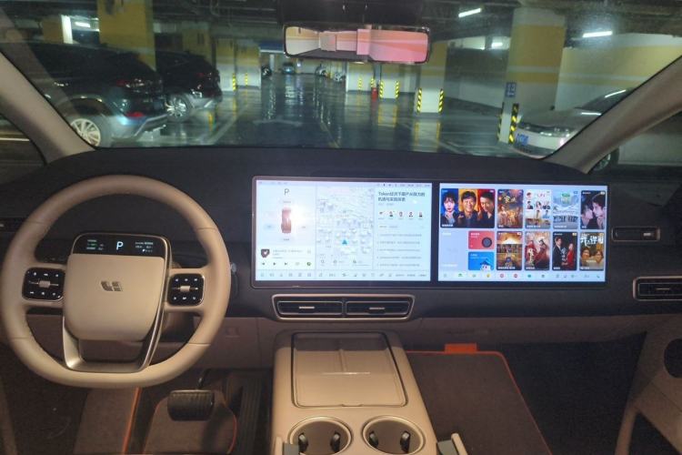Used Li Auto MEGA 2025 Home Family Special Edition Center Console