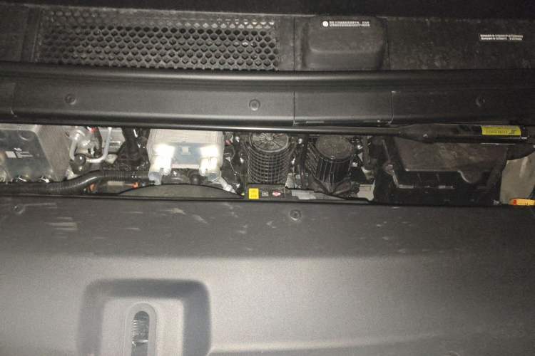 Used Li Auto MEGA 2025 Home Family Special Edition Engine Bay