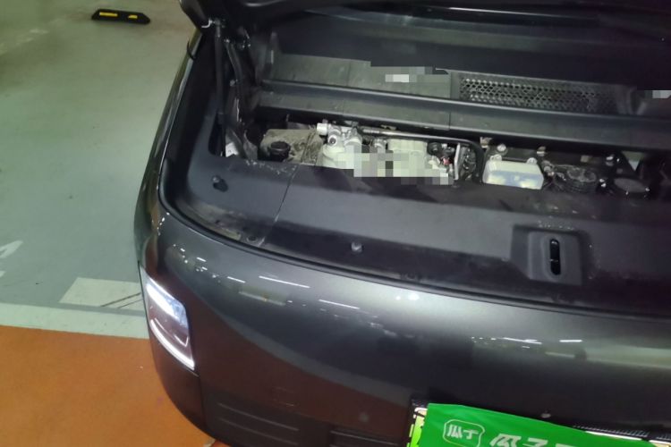 Used Li Auto MEGA 2025 Home Family Special Edition Engine Bay Right