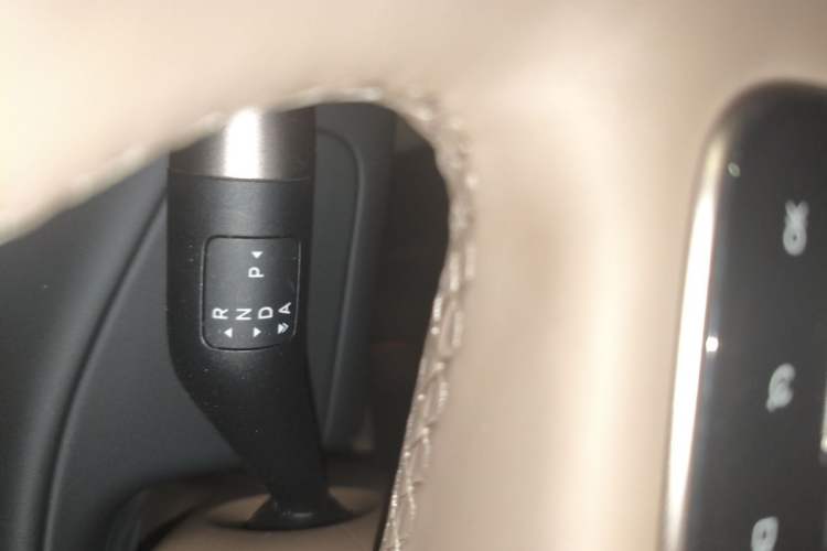 Used Li Auto MEGA 2025 Home Family Special Edition Gear Lever