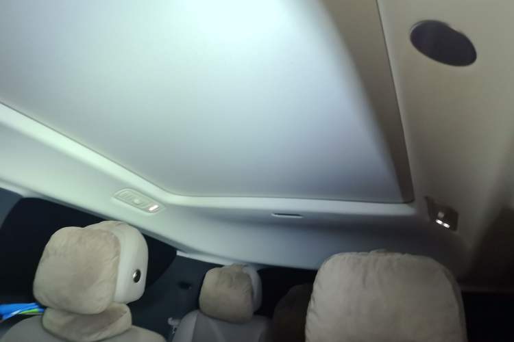 Used Li Auto MEGA 2025 Home Family Special Edition Headliner