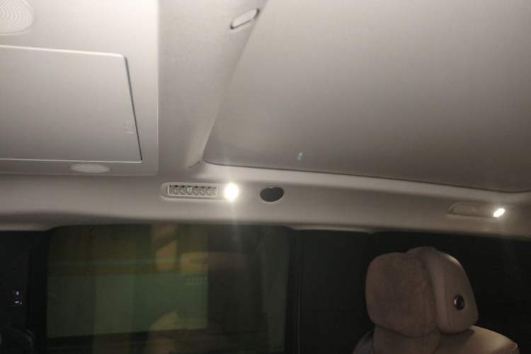 Used Li Auto MEGA 2025 Home Family Special Edition Headliner