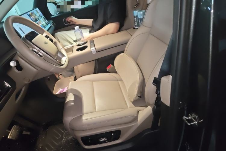 Used Li Auto MEGA 2025 Home Family Special Edition Left Front Seat