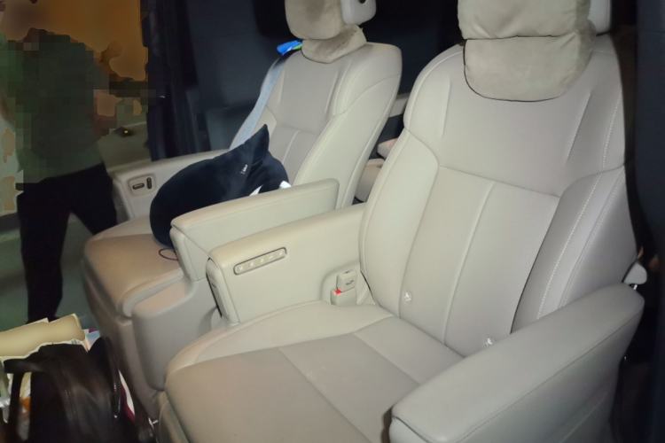 Used Li Auto MEGA 2025 Home Family Special Edition Left Rear Seat