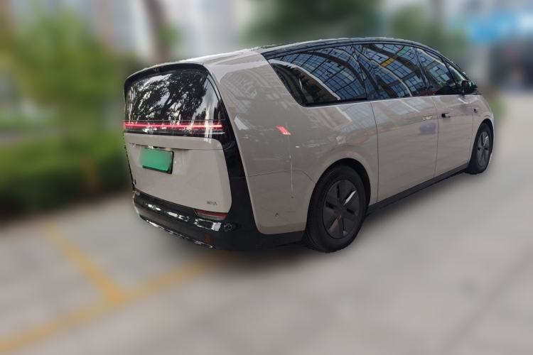 Used Li Auto MEGA 2025 Home Family Special Edition Rear Right 45 Deg
