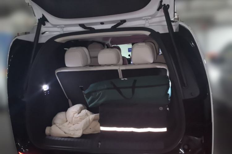 Used Li Auto MEGA 2025 Home Family Special Edition Trunk