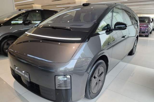 Used Li Auto MEGA 2025 Ultra Smart Refreshed Edition