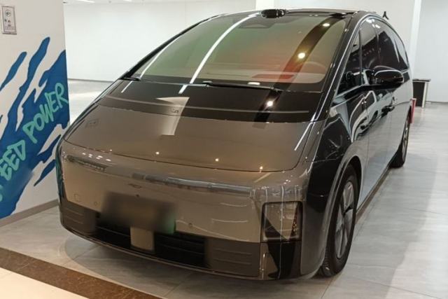 Li Auto MEGA 2025 Home Family Special Edition de segunda mano