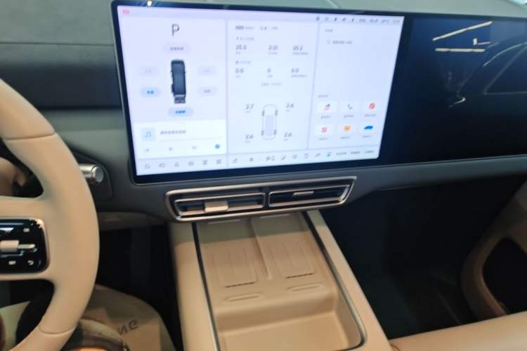 Used Li Auto MEGA 2025 Home Family Special Edition Audio And AC Panel