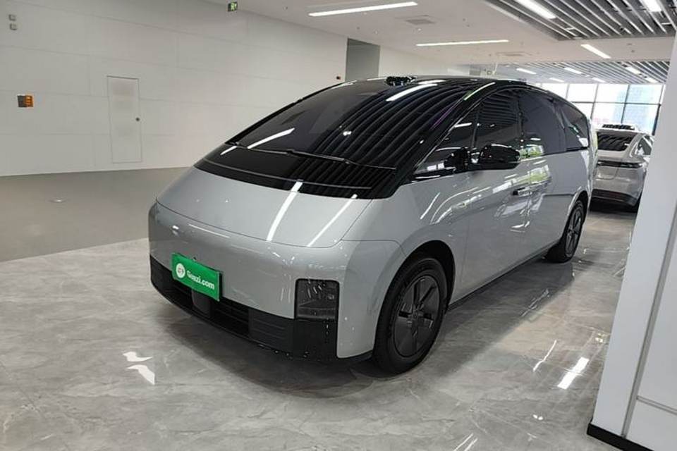 Li Auto MEGA 2025