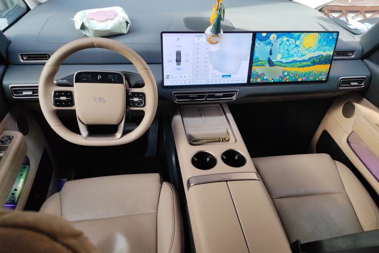 Used Li Auto MEGA 2025 Home Family Special Edition Center Console