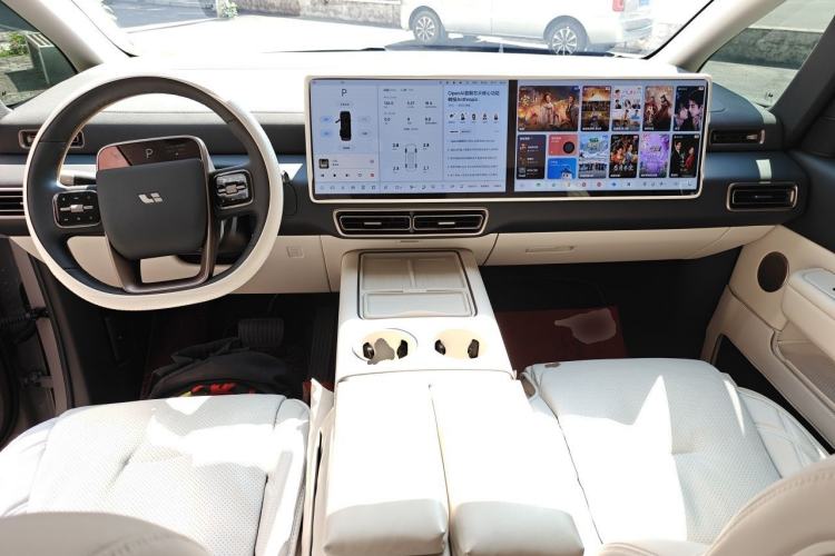 Used Li Auto MEGA 2025 Home Family Special Edition Center Console