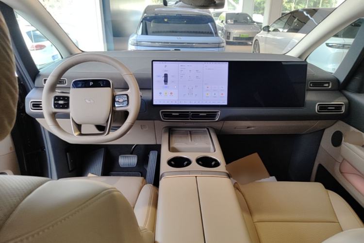 Used Li Auto MEGA 2025 Ultra Smart Refreshed Edition Center Console