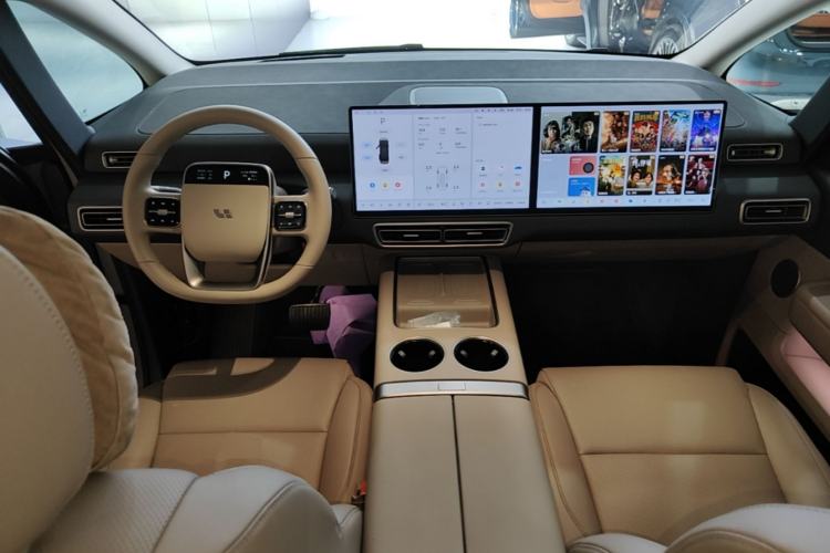 Used Li Auto MEGA 2025 Home Family Special Edition Center Console
