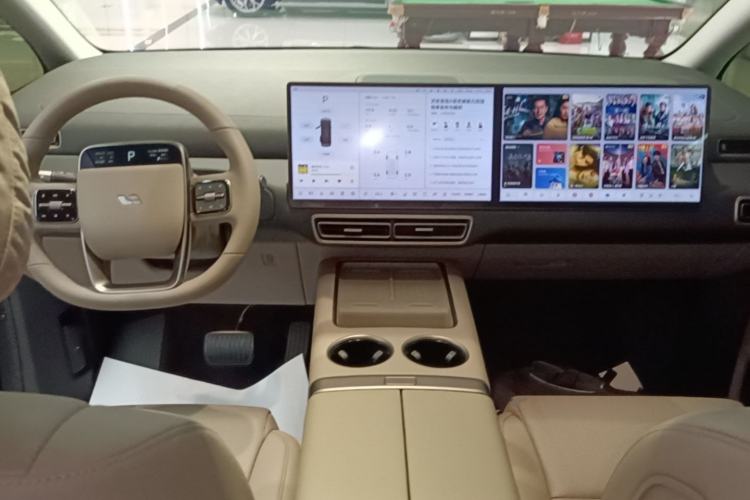 Used Li Auto MEGA 2025 Home Family Special Edition Center Console