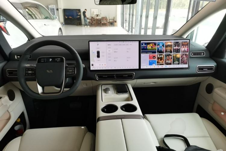 Used Li Auto MEGA 2025 Ultra Smart Refreshed Edition Center Console