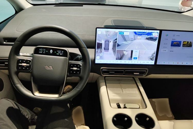 Used Li Auto MEGA 2025 Home Family Special Edition Center Console