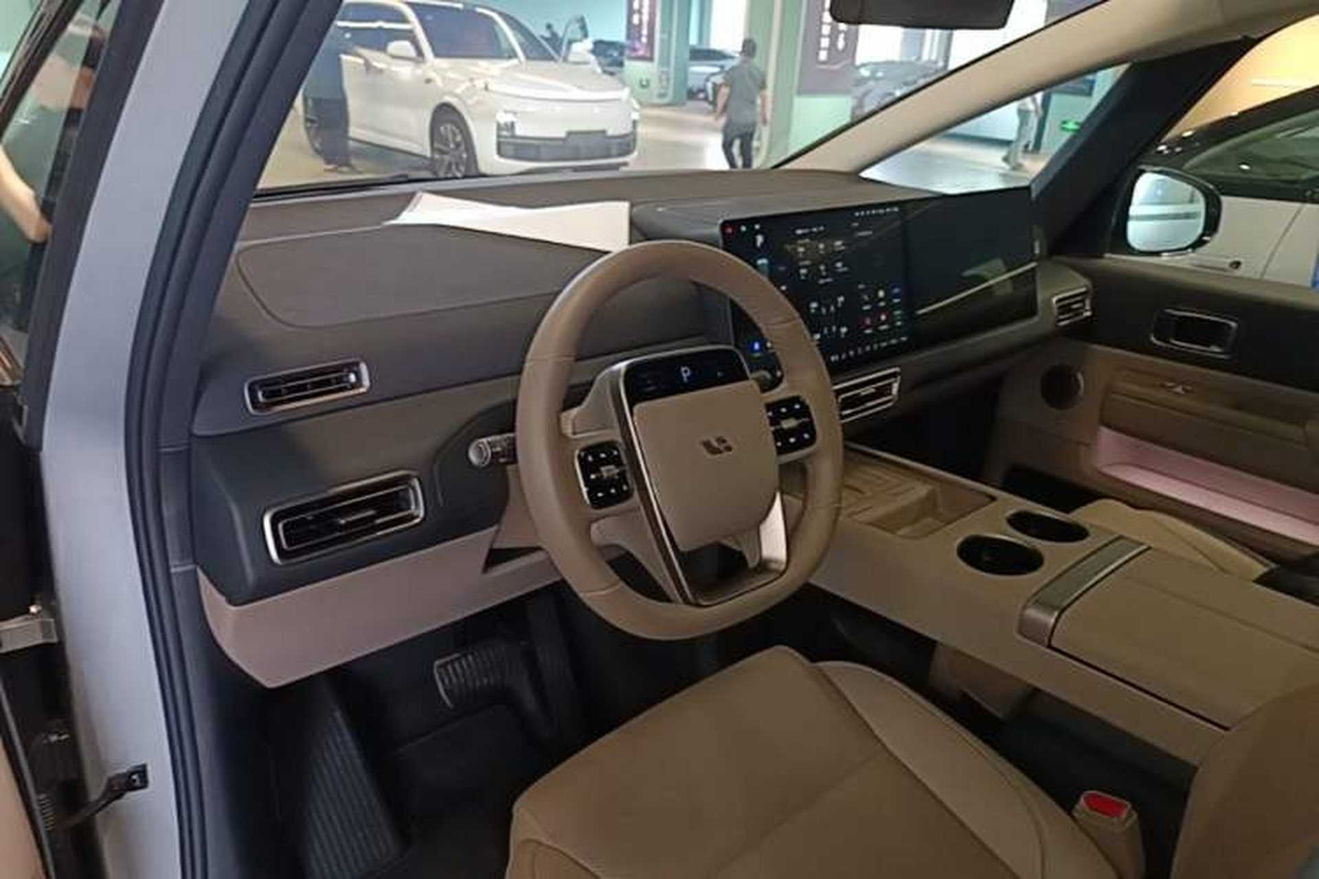 Used Li Auto MEGA 2025 Ultra Smart Refreshed Edition Center Console