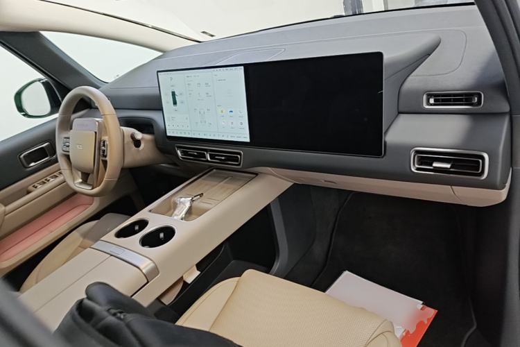 Used Li Auto MEGA 2025 Home Family Special Edition Center Console