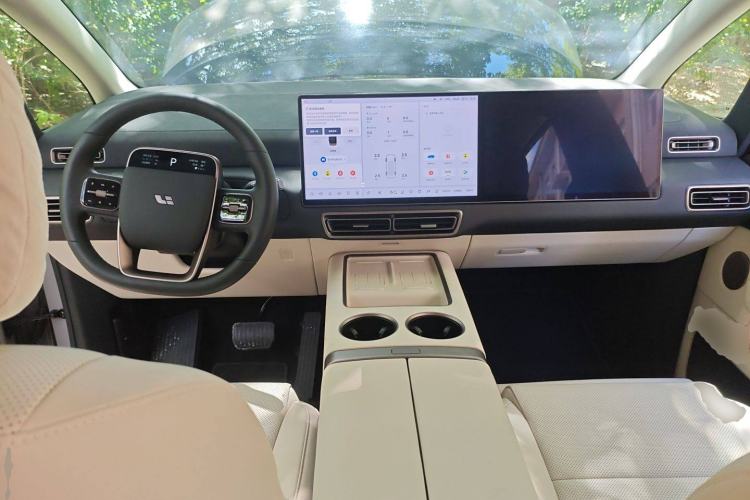 Used Li Auto MEGA 2025 Ultra Smart Refreshed Edition Center Console