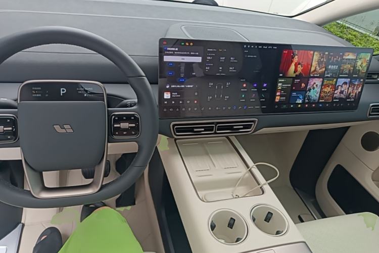 Used Li Auto MEGA 2025 Home Family Special Edition Center Console