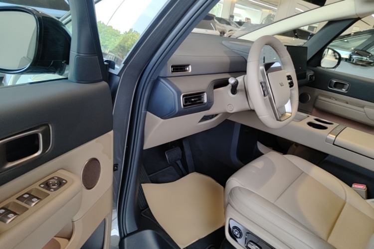 Used Li Auto MEGA 2025 Ultra Smart Refreshed Edition Driver Seat