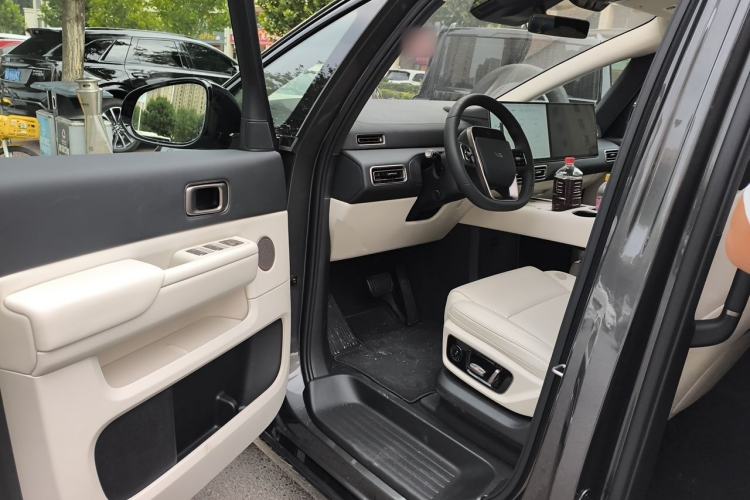 Used Li Auto MEGA 2025 Ultra Smart Refreshed Edition Driver Seat