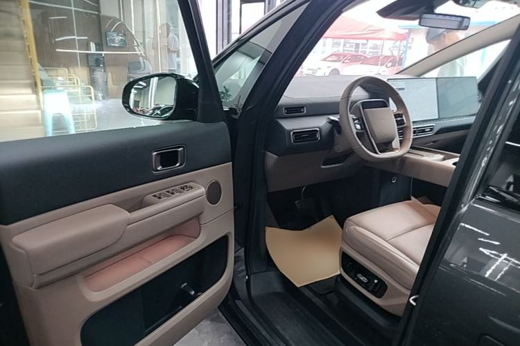Used Li Auto MEGA 2025 Ultra Smart Refreshed Edition Driver Seat