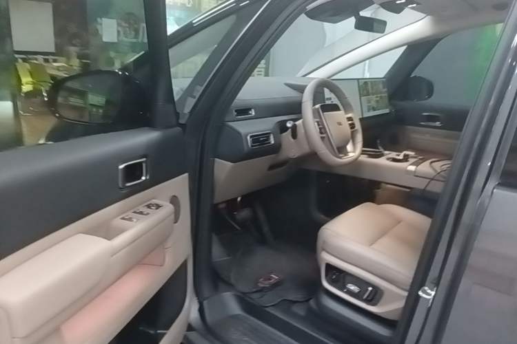 Used Li Auto MEGA 2025 Home Family Special Edition Driver Seat